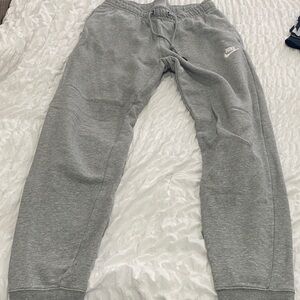 Nike Men’s Heather Gray Joggers